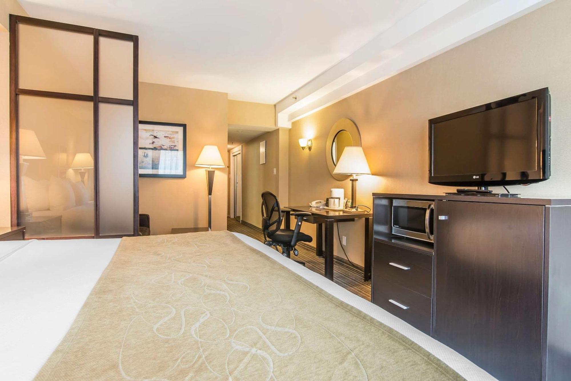 Comfort Suites Downtown Montréal Kültér fotó