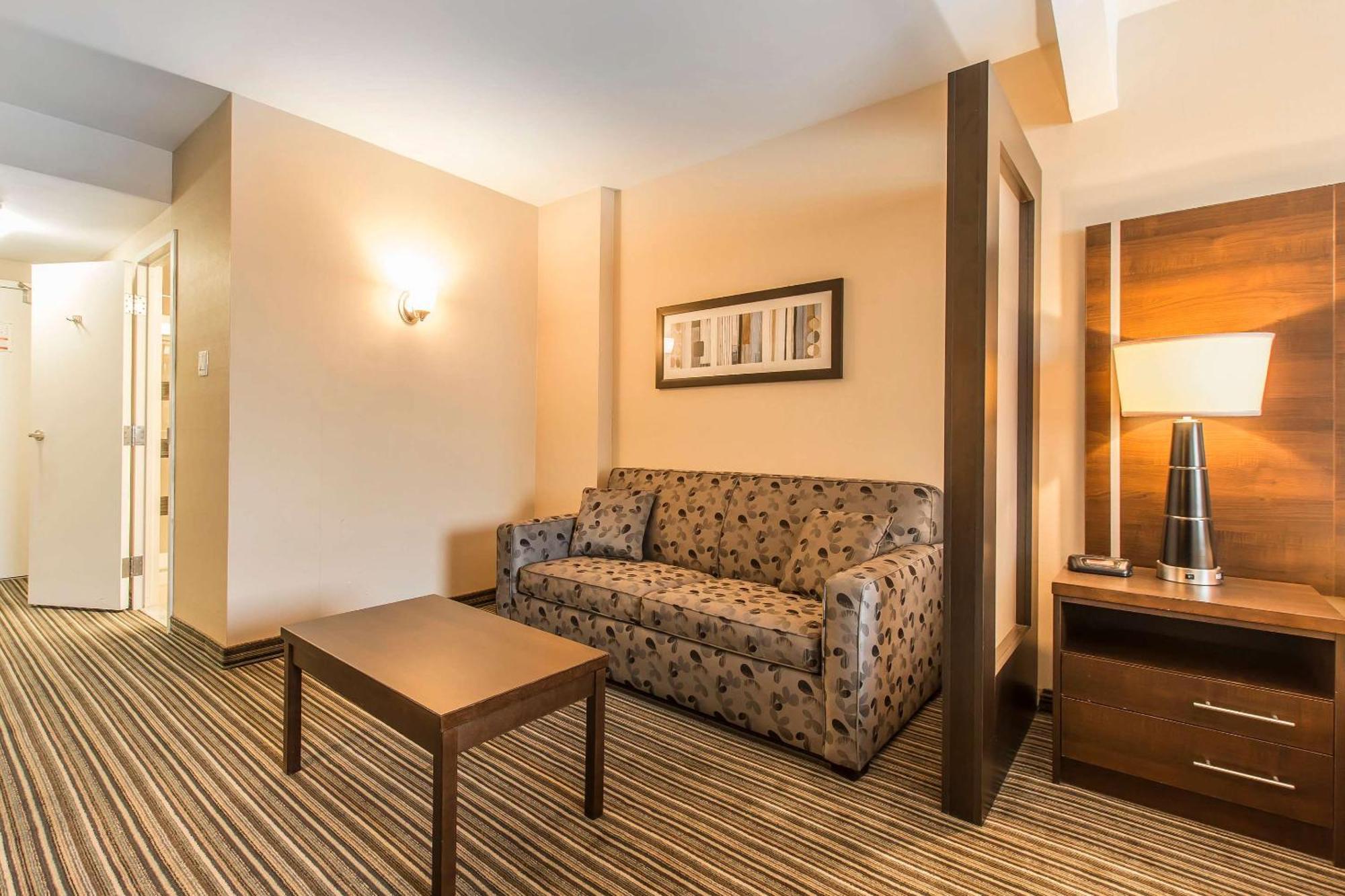 Comfort Suites Downtown Montréal Kültér fotó