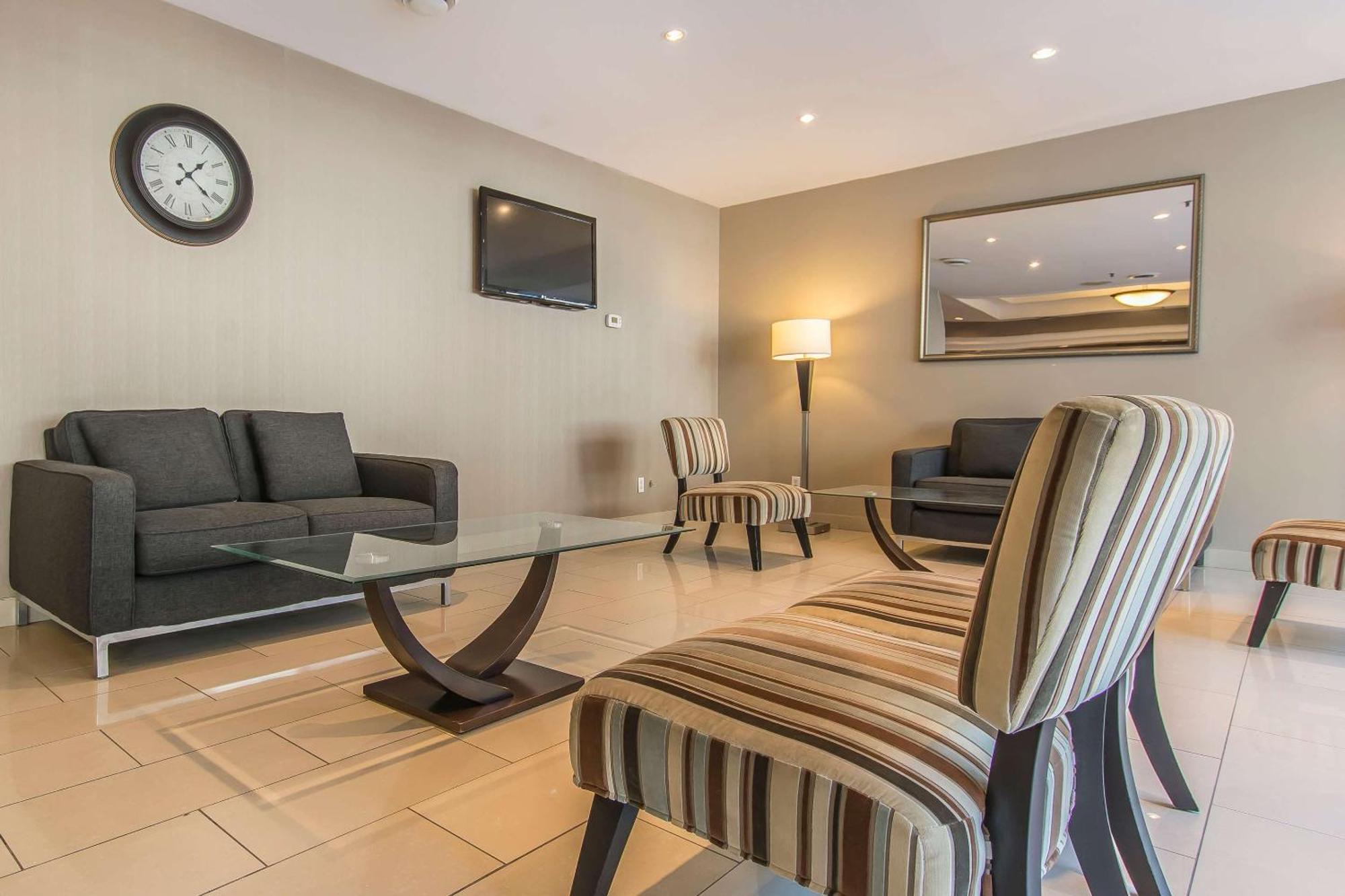 Comfort Suites Downtown Montréal Kültér fotó
