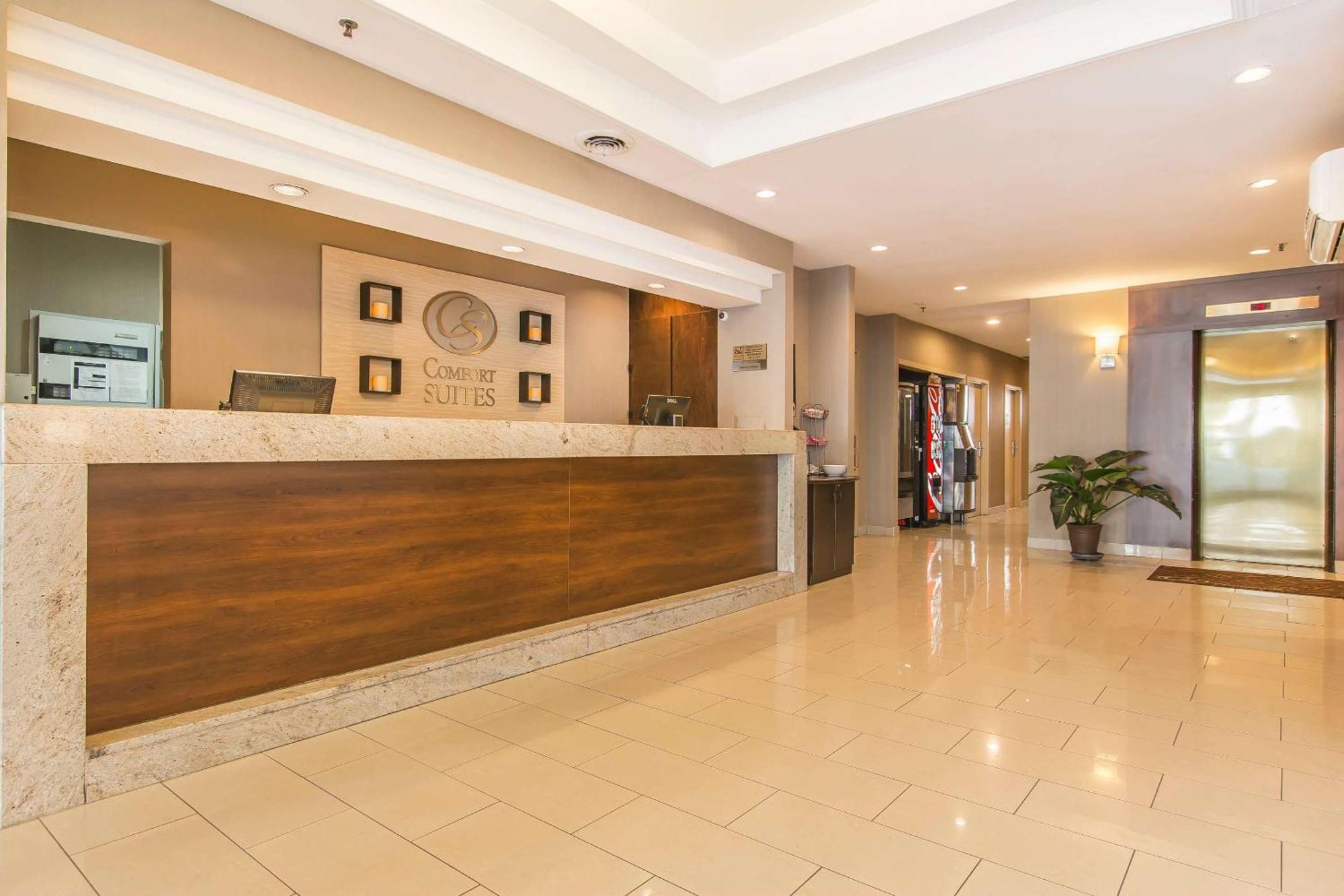 Comfort Suites Downtown Montréal Kültér fotó